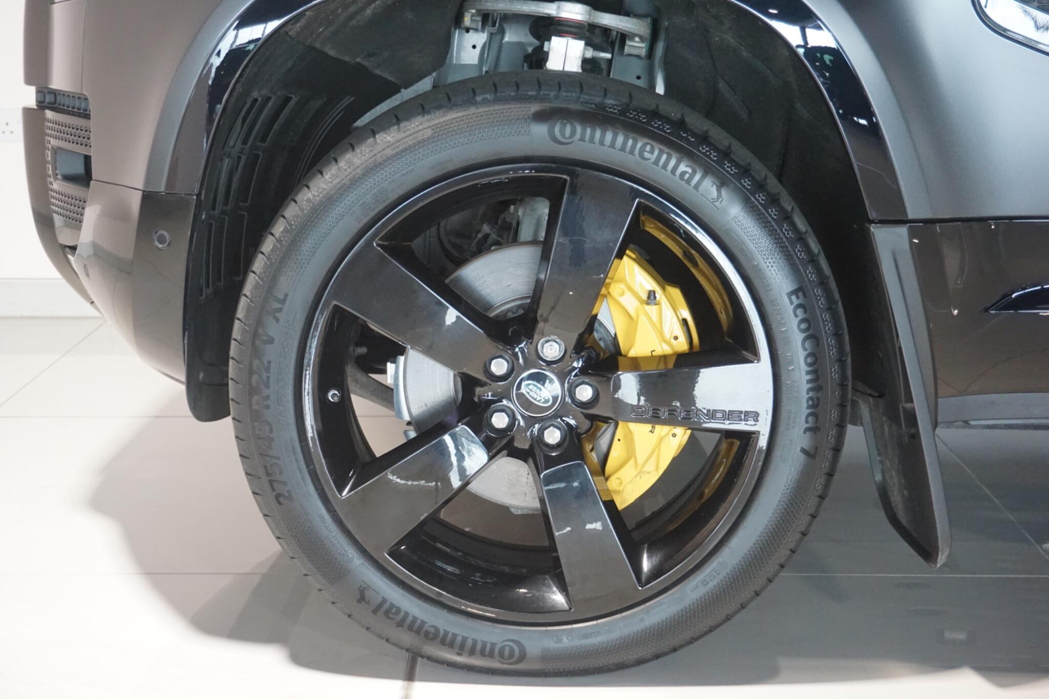 Land Rover Defender 110 3.0 D350 MHEV X-Dynamic HSE Hard Top SUV 5dr Diesel Auto 4WD MWB Euro 6 (s/s) (350 ps)